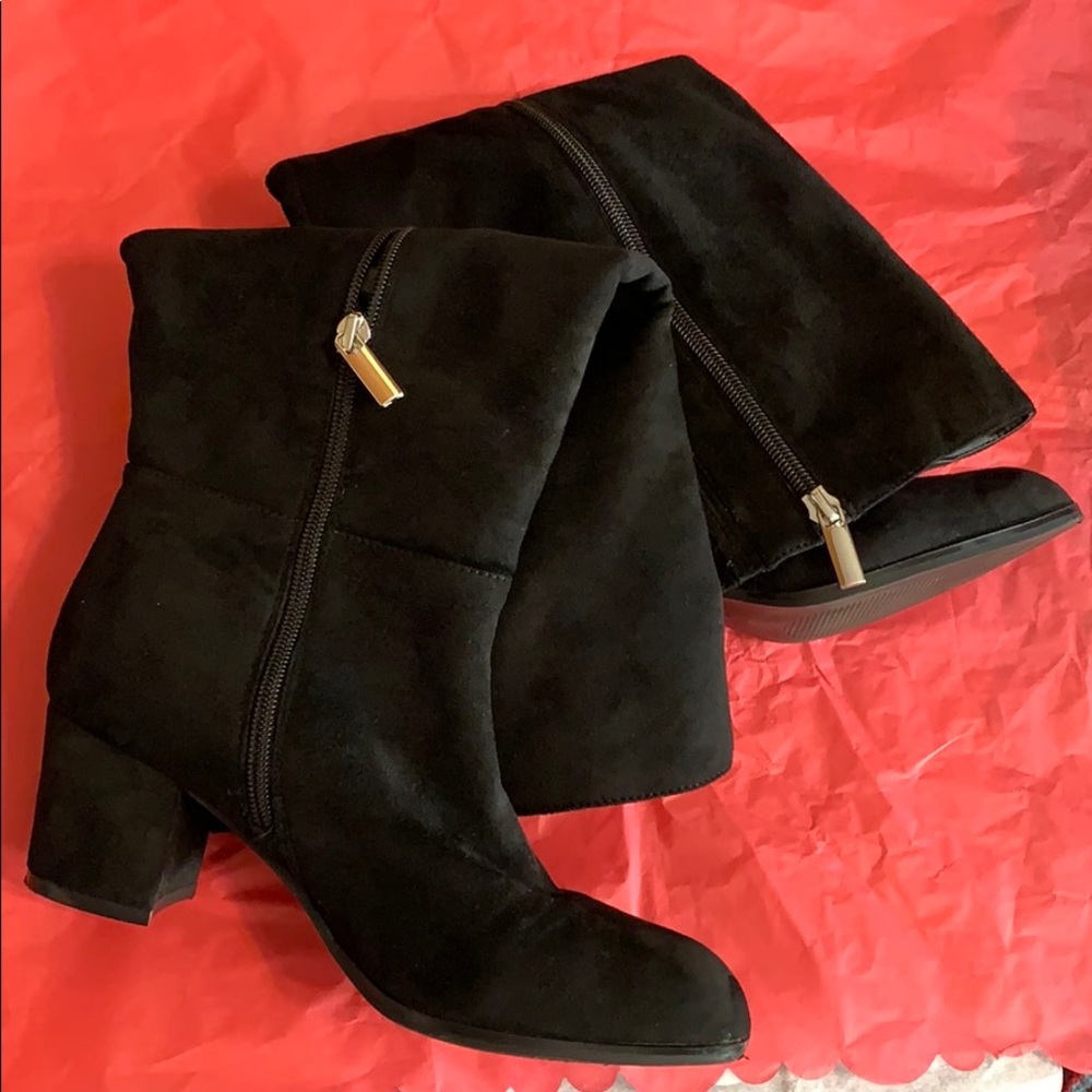 Plus Knee high Boots Size 7.5 Comfortview